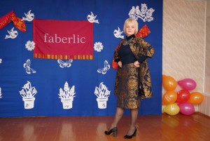 Презентация одежды российского дизайнера Алены Ахмадуллиной  для Faberlic